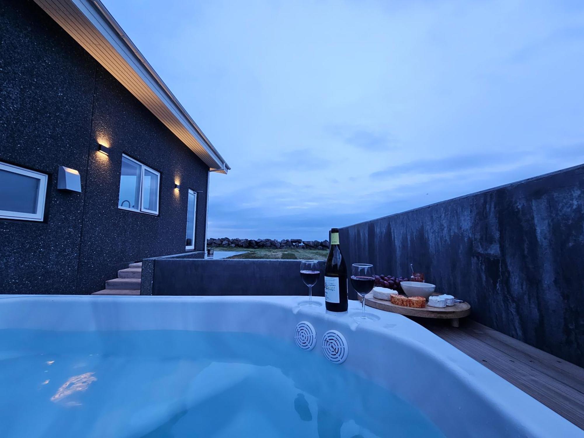 Bay View Apartments Gardur Eksteriør billede